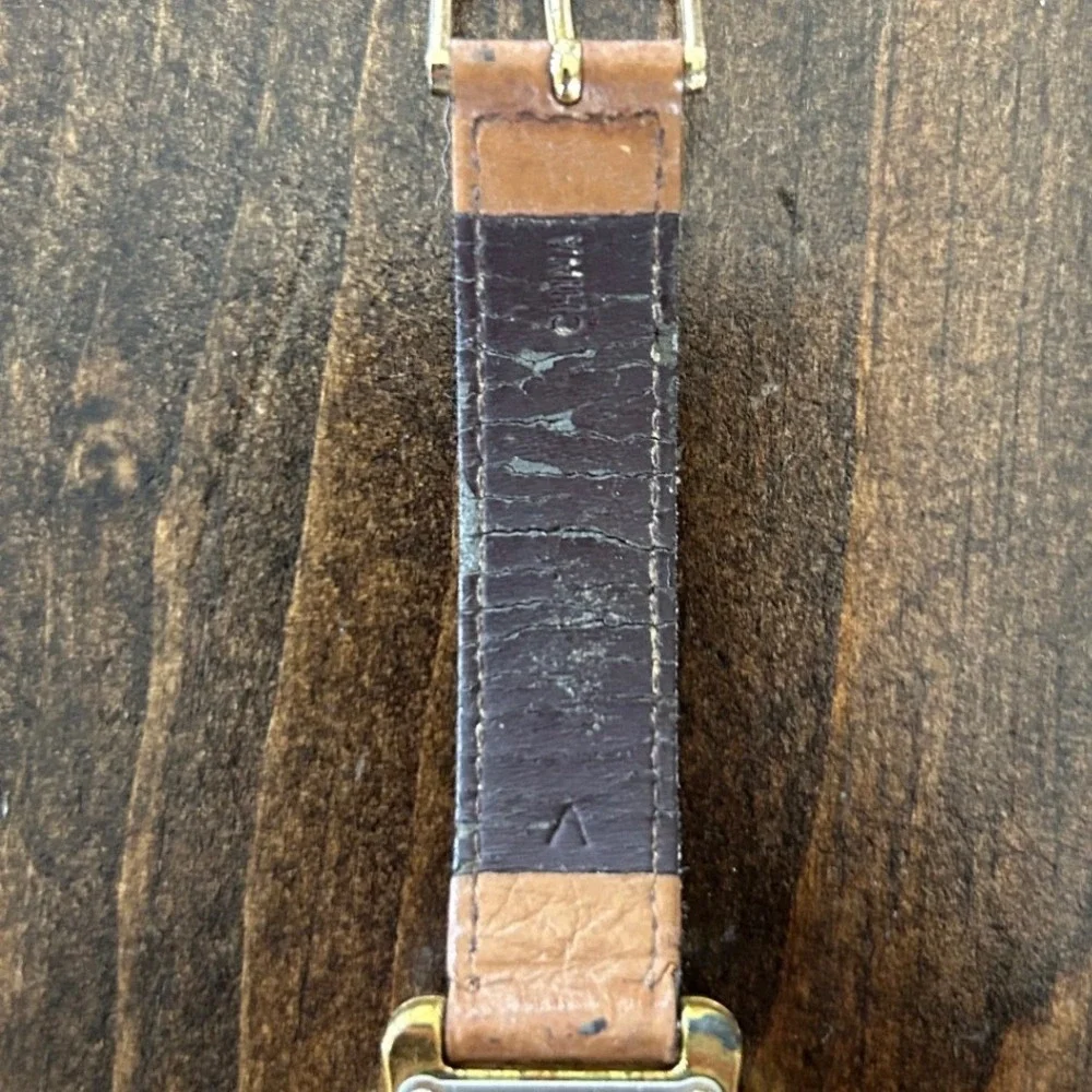 Vintage Lorus Mickey Mouse Musical Watch Gold Tone Disney V422-0010 Tan Leather‎